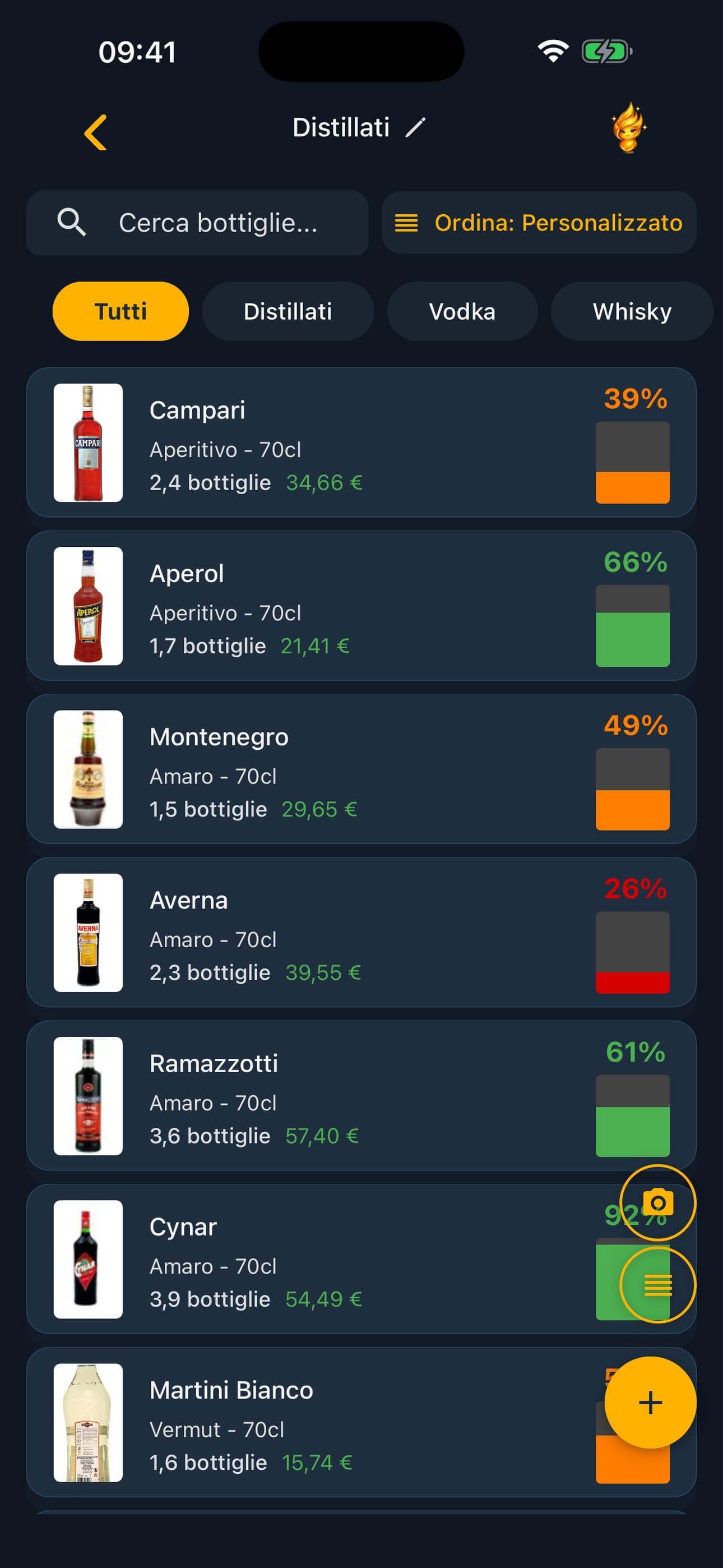 Elenco bottiglie dell'app Lixor per l'inventario del bar, con foto e livelli di riempimento